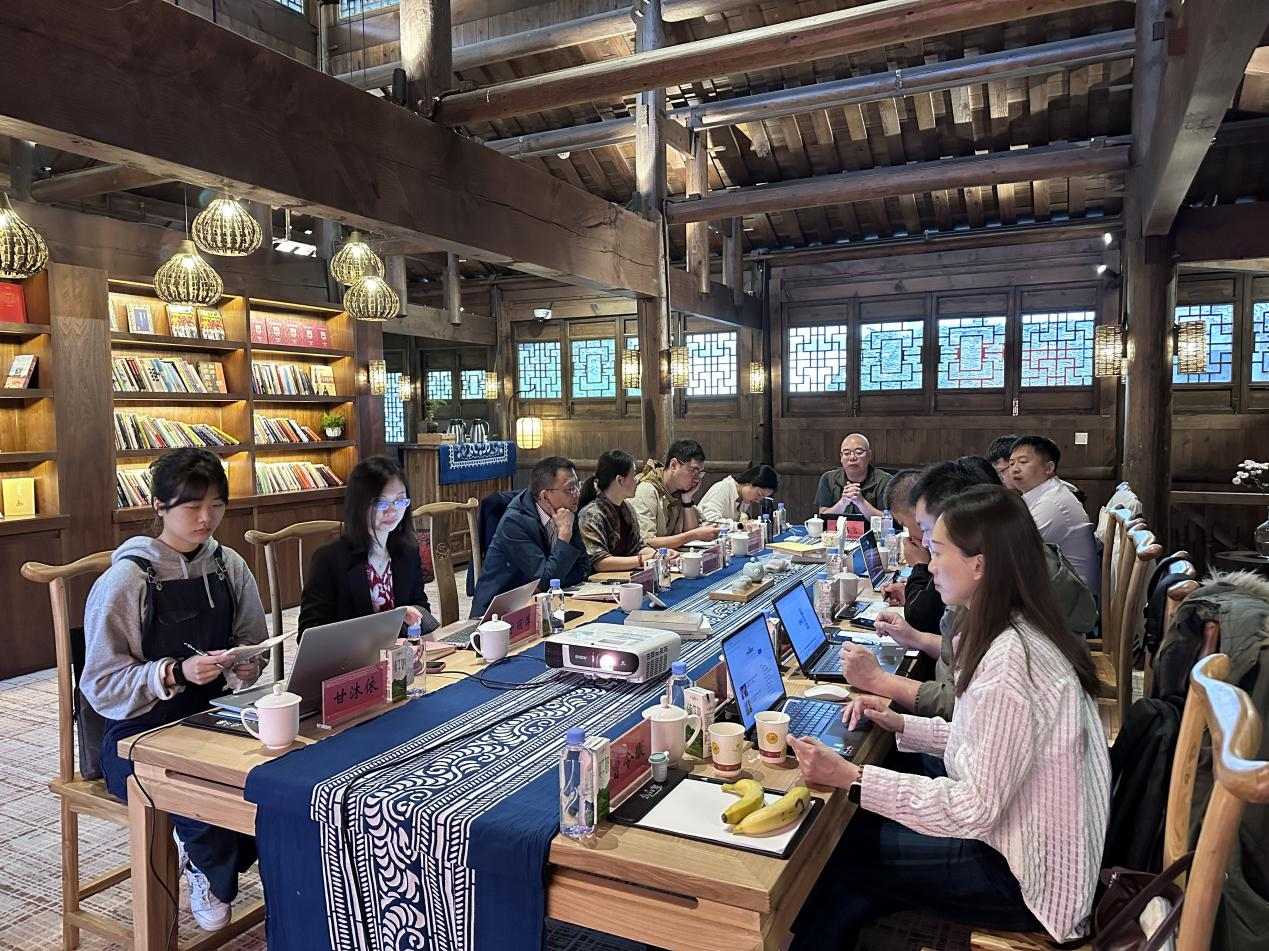 審視、轉(zhuǎn)變、闊步未來丨皇氏乳業(yè)集團(tuán)召開“優(yōu)化西南市場(chǎng)調(diào)整存量投資，加重華東市場(chǎng)打造增長動(dòng)能”專題戰(zhàn)略研討會(huì)