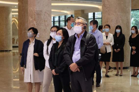 2023年5月12日中國—東盟SPS合作技術(shù)工作組與南寧海關(guān)一行蒞臨皇氏集團交流考察